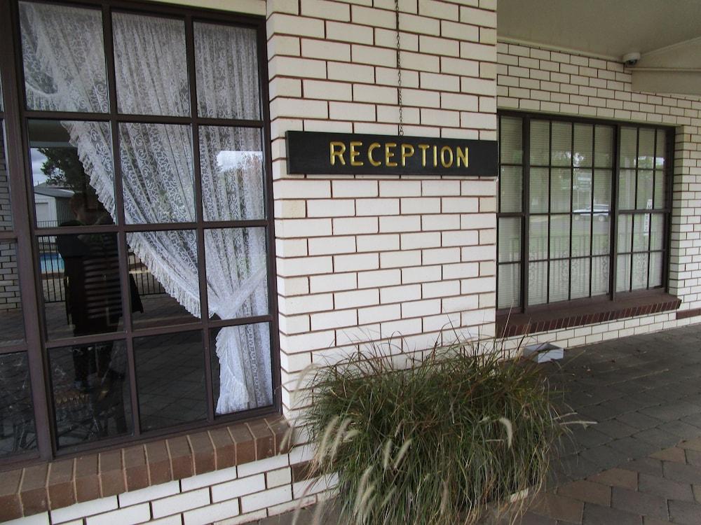 Southern Comfort Motor Inn Cootamundra Εξωτερικό φωτογραφία