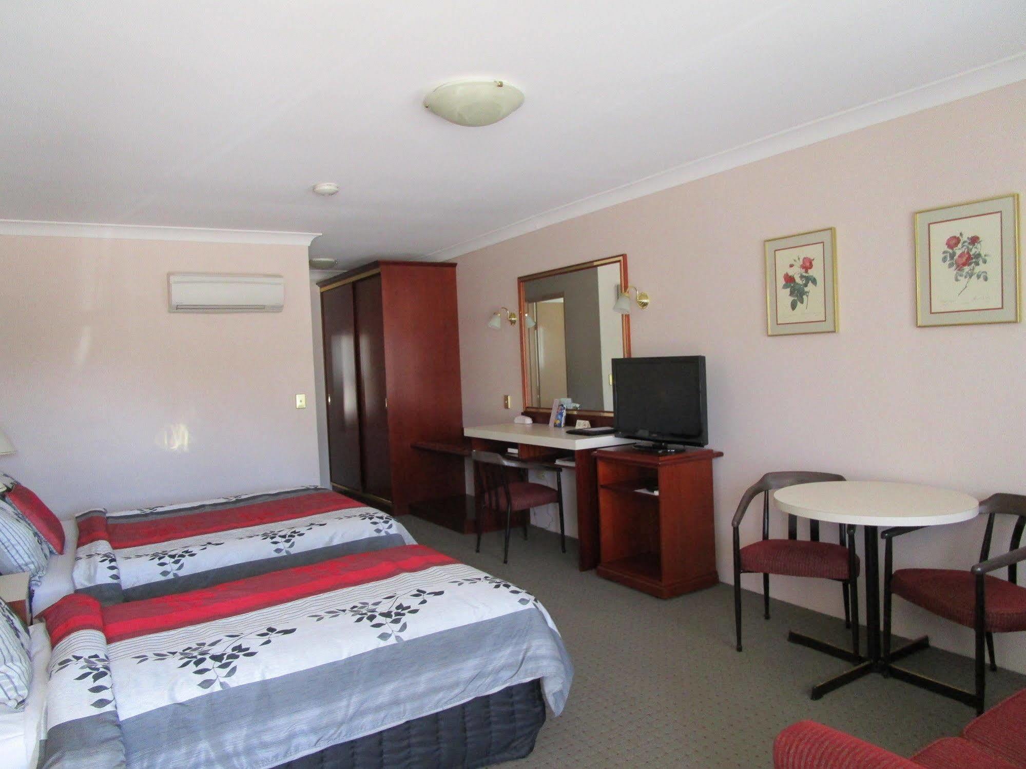 Southern Comfort Motor Inn Cootamundra Εξωτερικό φωτογραφία